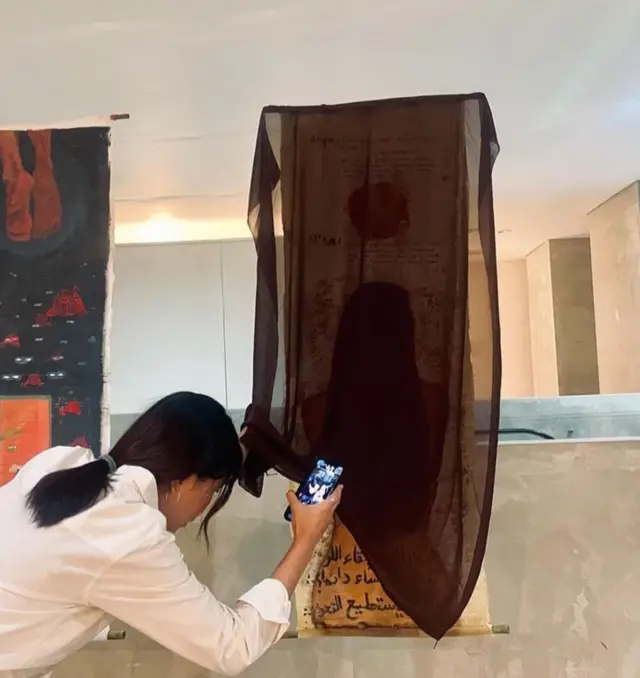 Jakarta Biennale 2024, Si Dara Panyang Ôk' alias 'Si Gadis Berambut Panjang' , Arifa Safura