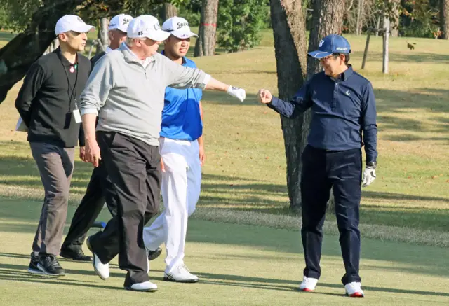 安倍晋三、特朗普与松山英树在霞关俱乐部高球场上（5/11/2017）