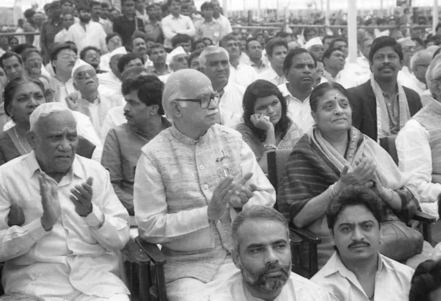 બીબીસી ગુજરાતી, ગુજરાત, 1995ની ગુજરાત વિધાનસભાની ચૂંટણી, ગુજરાત વિધાનસભાની ચૂંટણી, નરેન્દ્ર મોદી, કેશુભાઈ પટેલ, કૉંગ્રેસ, હિંદુત્વનો એજન્ડા