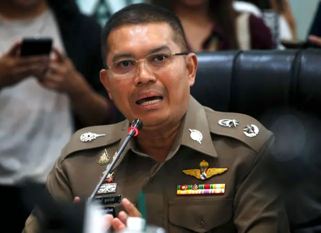 बैंकॉक पुलिस के वरिष्ठ अधिकारी नोपासिन पूनसावत