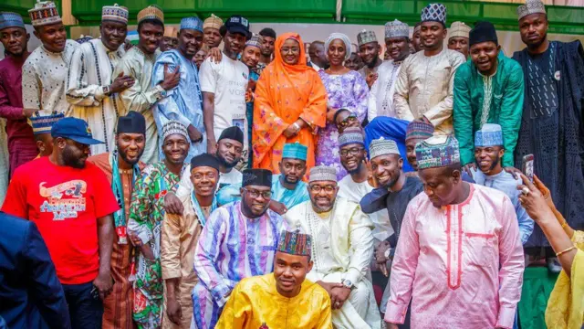 Aworan apejẹ idupẹ Aisha Buhari