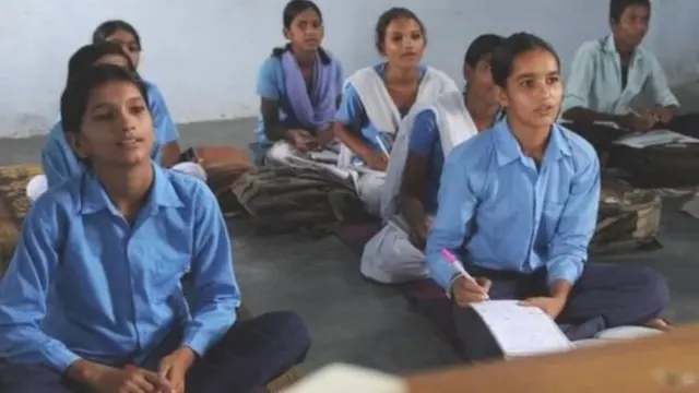 மாணவர்கள்