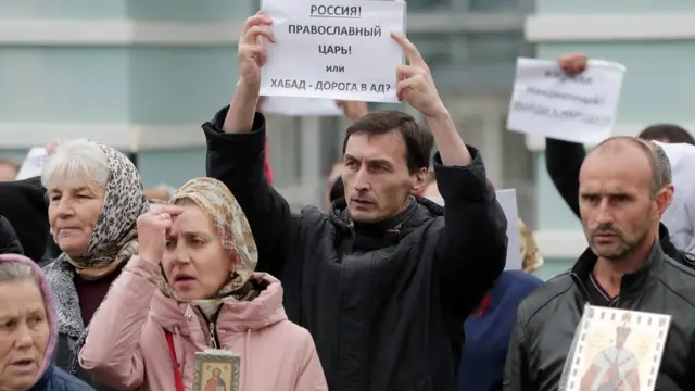 Сторонники схиигумена Сергия продолжают протесты у Екатеринбургской митрополии