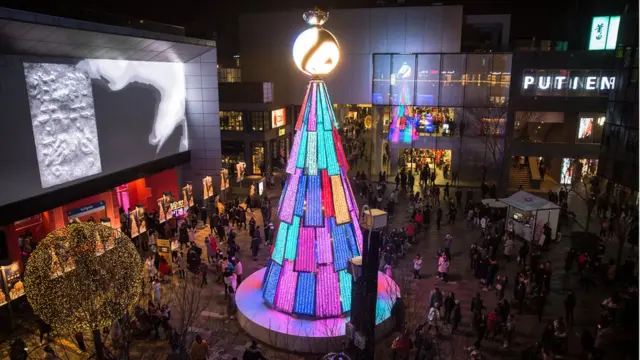 許多在北京的商場布置了聖誕裝飾