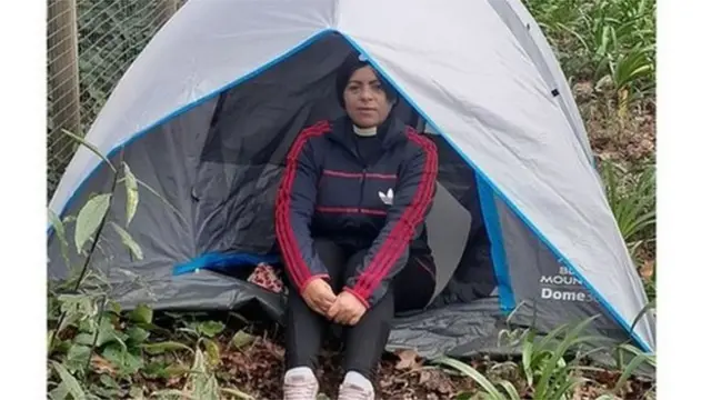 బిషప్ ఇంటి ఎదుట ఆందోళన