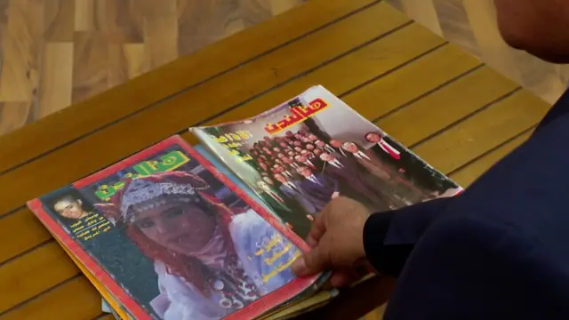 يقول رفعت عبدالرزاق "من محاسن الأيام وما أقل هذه الأيام، إن تبقى في مكتبتي أعداد من مجلة هنا لندن"