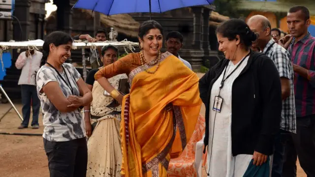 சிவகாமி கதாப்பாத்திரப்படைப்பு தன்னை தூங்கவிடாமல் செய்ததாக ராஜமௌலி தெரிவித்துள்ளார்.