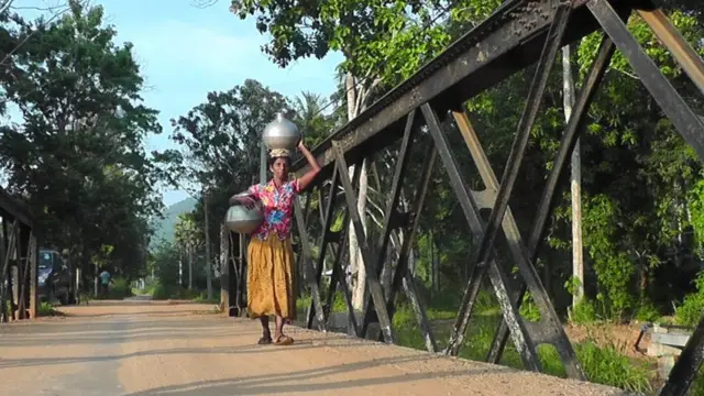 "ඌව කැරැල්ලෙන් පැනල ආපු කට්ටිය අපි, අපේ මහ කට්ටිය. දැන් අසරණවෙලා ඉන්නේ.