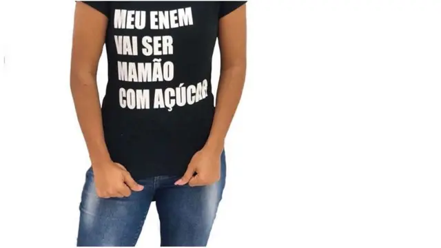 Camisa escrita "meu Enem vai ser mamão com açúcar"