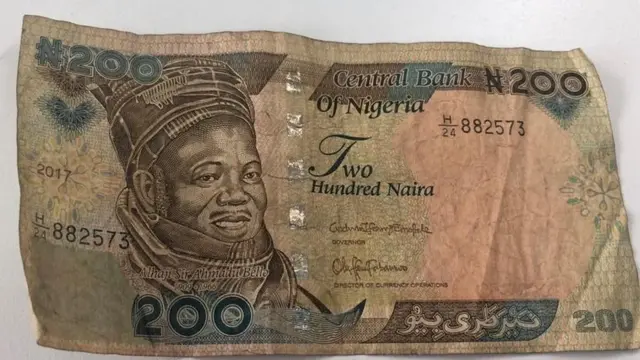 Narị naịra abụọ