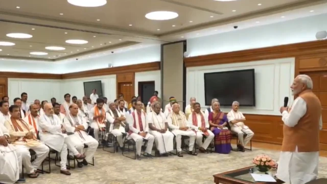 பிரதமர் இல்லத்தில் நடந்த கூட்டம்