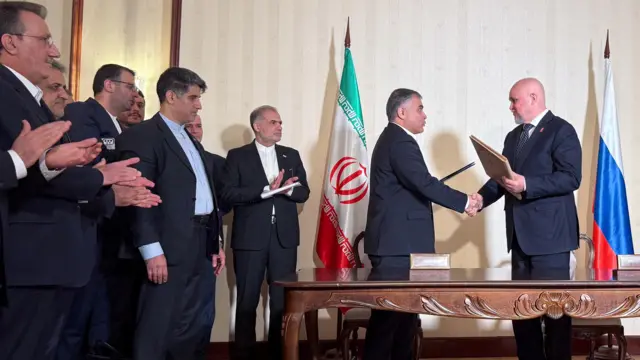 محسن پاکنژاد وزیر نفت ایران و سرگئی تیسیولف وزیر انرژی روسیه