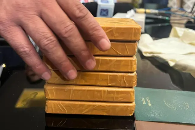 त्रिभुवन अन्तर्राष्ट्रिय विमानस्थलमा बरामद भएको सुन