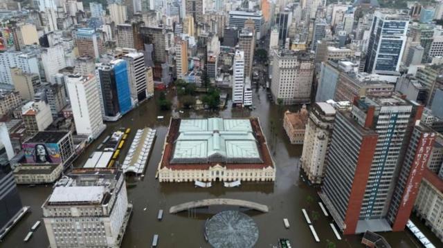 Centro de Porto Alegre inundado