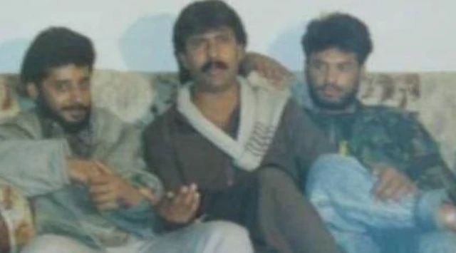 हाजी इब्राहिम भोलू ने कराची में पीपुल्स पार्टी के छात्र संगठन पीएसएफ से जुड़े थे