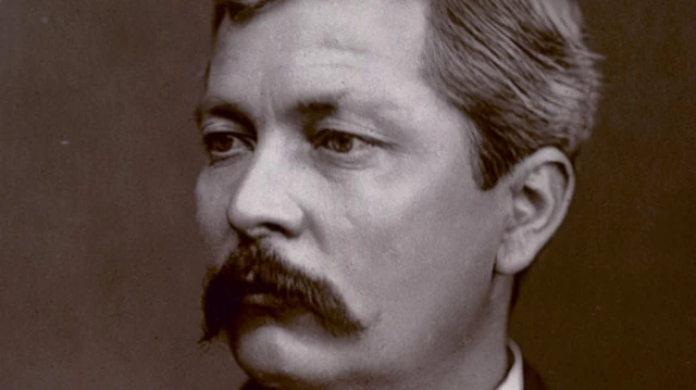 Henry Morton Stanley, explorateur de l'Afrique, 1880. Stanley fut envoyé par le New York Herald à la recherche du Dr Livingstone, disparu depuis deux ans en Afrique centrale. Stanley rencontra Livingstone en 1871 et resta avec lui jusqu'au début de 1872. Livingstone entreprit ensuite un nouveau voyage et ne revint jamais. Le plus grand périple de Stanley fut la traversée de l'Afrique jusqu'à l'Atlantique, qui dura de 1874 à 1877.