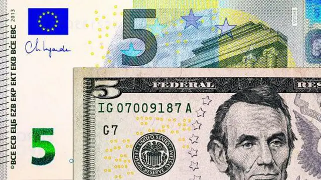5 євро і 5 доларів
