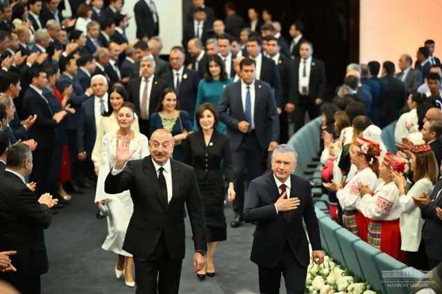 Jinsiy aloqa uchun bugun Kievdagi gey kvartirada xonani ijaraga olmoqchiman Uzbek ayollari bilan uzbekcha seks