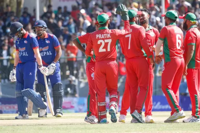 विवेक यादव आउट भएपछि ओमानको खुशी