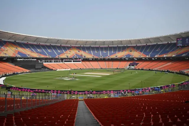 এই মাঠে বসে আজ খেলা দেখবেন ১ লাখ ৩০ হাজারের বেশি দর্শক।