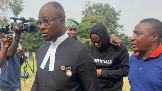 Ọkaiwu Adeniyi Kayode bụ ọkwọ ụgbọala nyara Anthony Joshua na ndị enyi ya 