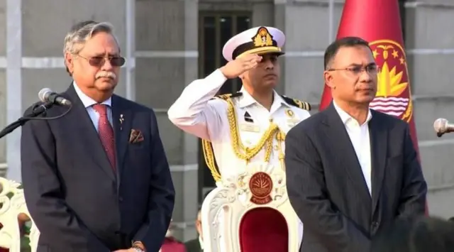 வங்கதேசத்தை உன்னிப்பாகக் கவனிப்பவர்கள், ஜமாத் அமைப்புக்கு எதிராக இருந்துகொண்டே, அதே சமயம் பி.என்.பி அரசாங்கம் இந்தியாவின் நலன்களுக்காகச் செயல்படுகிறது என்ற எண்ணத்தை இந்தியாவுடனான உறவில் ஏற்படுத்துவது தாரிக் ரஹ்மானுக்கு எளிதானதாக இருக்காது என்று கருதுகிறார்கள்.
