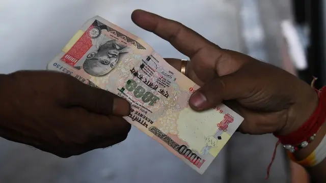 नोटबंदी, 500 और 1000 के नोटों पर रोक