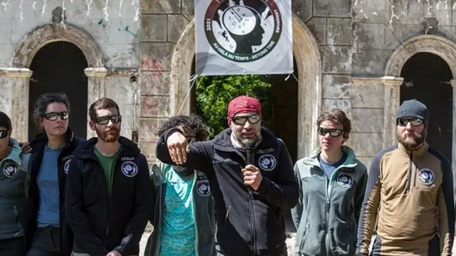 Mai bincike kuma masanin kimiyya Christian Clot (na tsakiya ) shi ne ya jagoranci aikin