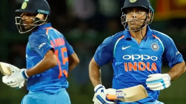 भुवनेश्वर और धोनी