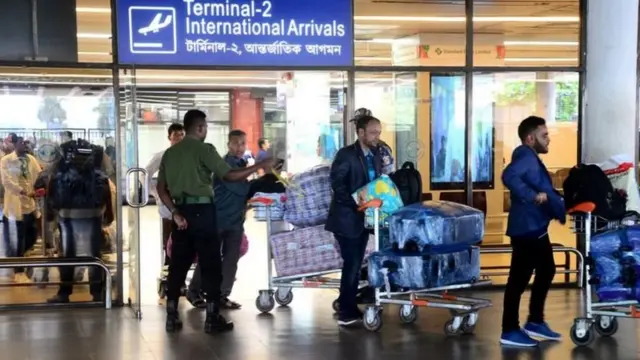 হযরত শাহজালাল বিমানবন্দরে সব মিলিয়ে প্রতিদিন ১০ হাজারের বেশি যাত্রী আসা যাওয়া করে।