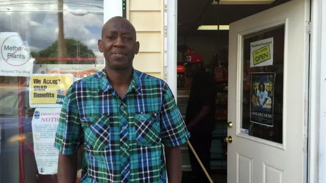 Tony Martin do ladojogo sortudo 777 paga mesmoforajogo sortudo 777 paga mesmosua loja, que fica na esquina da casajogo sortudo 777 paga mesmoinfânciajogo sortudo 777 paga mesmoMuhammad Ali