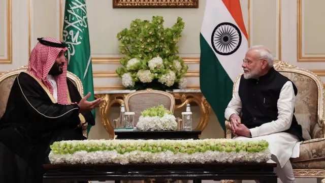 नरेंद्र मोदी