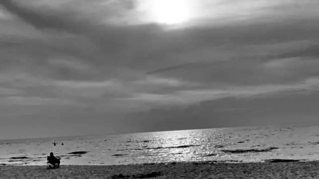 Цвета: серый