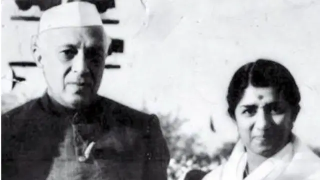 जवाहरलाल नेहरू आणि लता मंगेशकर