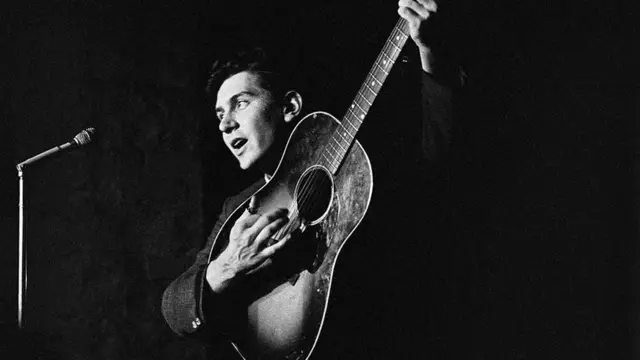 Američki kantautor Fil Oks