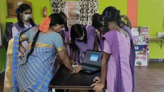 پروجیکٹ میں شامل طالبات