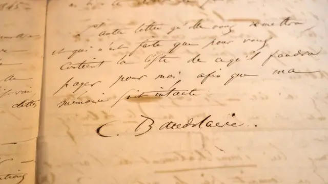 悪の華」ボードレールの自殺の手紙、3000万円で落札 フランス - BBC