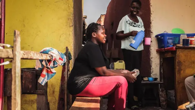 Сара Гимоно работает менеджером проектов в некоммерческой организации