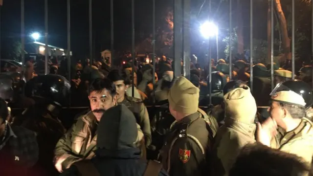 జేఎన్‌యూ లో దాడి