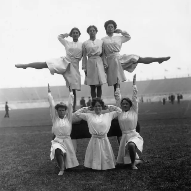 Gimnastas en los primeros juegos