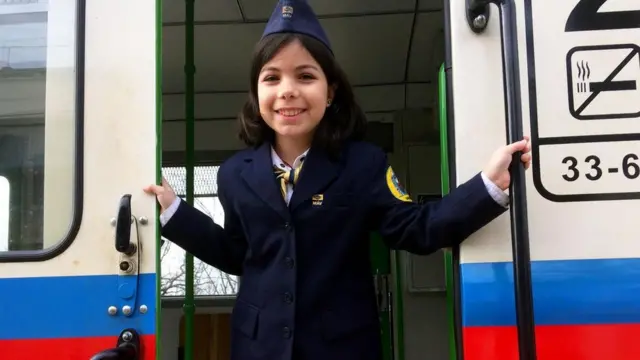 Юна співробітниця залізниці