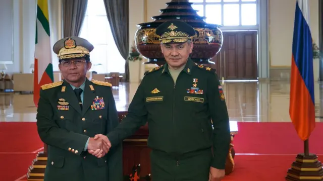 Мин Аунг Хлаин и Сергей Шойгу