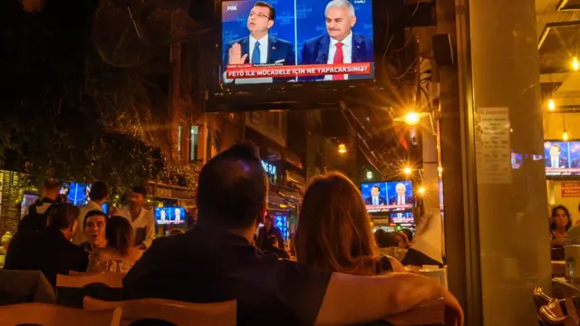 Adayların TV tartışması