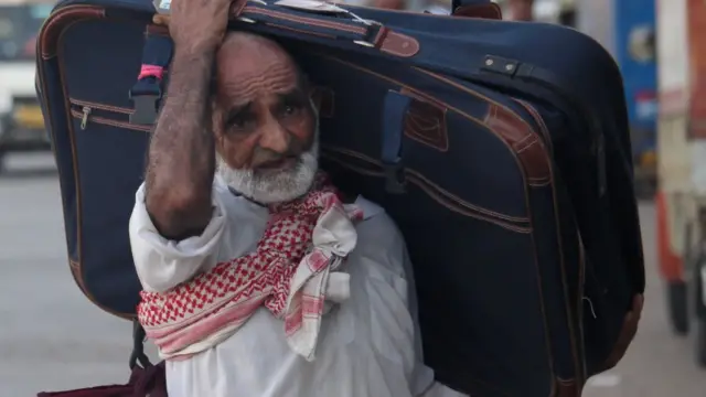 புலம் பெயர்ந்த தொழிலாளர்கள்