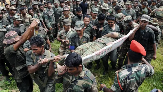 শ্রীলংকার সেনাবাহিনীর হাতে ২০০৯ সালে নিহত হন তামিল টাইগার নেতা ভেলুপিল্লাই প্রভাকরণ- মুল্লাইতিভু - ১৯শে মে ২০০৯