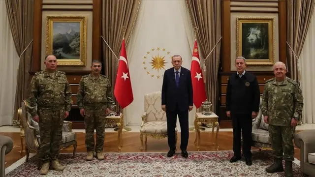 Erdoğan bu ölkədə səfərdə olan Azərbaycan müdafiə naziri, general-polkovnik Zakir Həsənovu və Baş Qərargah rəisi, general-leytenant Kərim Vəliyev qəbul edib.