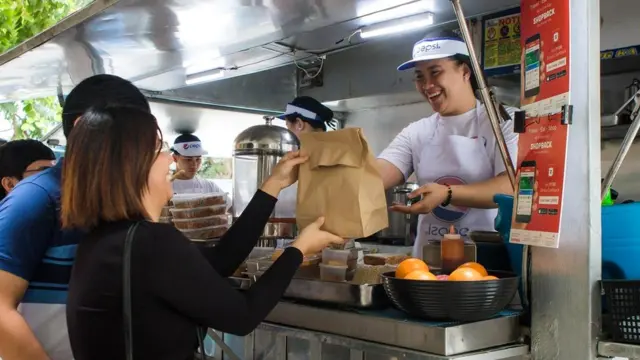 С "веселого джипа" вас обслужат быстро и весело