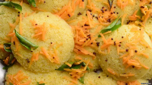 ઈડલી જેવા ઢોકળાની તસવીર