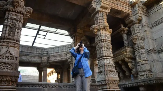 અમદાવાદ પાસેની અડાલજની વાવ