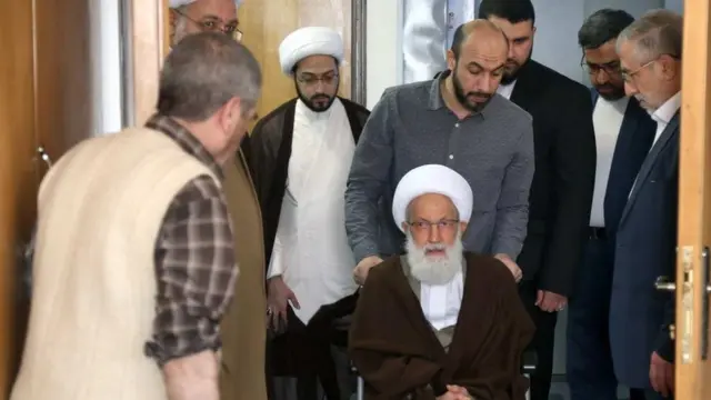 شیخ عیسی قاسم قبل از سفر به عراق و ایران، از بحرین برای درمان عازم بریتانیا شده بود